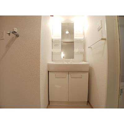 ロイヤル・ガーデン 202【管理NO：1-016510501-02020】 ★家具家電は申し込み後に搬入しますの物件画像