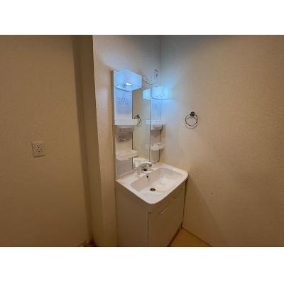 ワイズ 101【管理NO：1-019148701-01010】 ★家具家電は申し込み後に搬入します★の物件画像