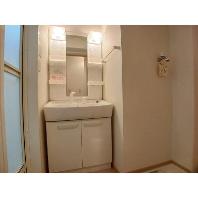 クレディーカーサ 103【管理NO：1-016118601-01030】 ★家具家電は申し込み後に搬入しますの物件画像
