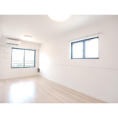 サンシャイン中曽司 201【管理NO：1-027926001-02010】 ★家具家電は申し込み後に搬入します★の物件画像
