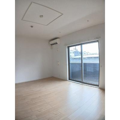 インペリアルライフ 106【管理NO：1-022616201-01050】 ★家具家電は申し込み後に搬入しますの物件画像