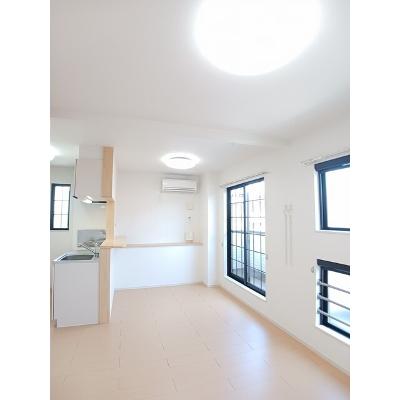 デイジー 202【管理NO：1-017276201-02020】 ★家具家電は申し込み後に搬入します★の物件画像