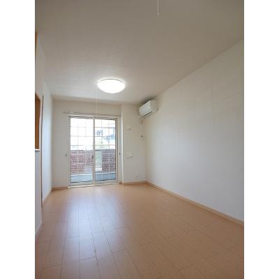 オリーブガーデン 102【管理NO：1-016832301-01020】 ★家具家電は申し込み後に搬入しますの物件画像
