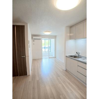 Ｒｏｓｅｓ 103【管理NO：1-028416401-01030】 ★家具家電は申し込み後に搬入します★の物件画像