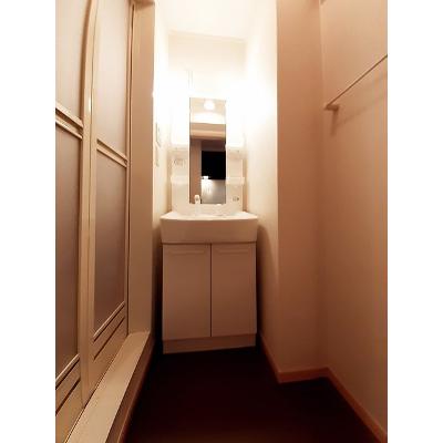 シャロルⅡ 103【管理NO：1-015881101-01030】 ★家具家電は申し込み後に搬入します★の物件画像