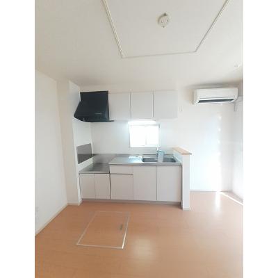 コルテーゼ　Ⅱ 101【管理NO：1-020839001-01010】 ★家具家電は申し込み後に搬入しますの物件画像