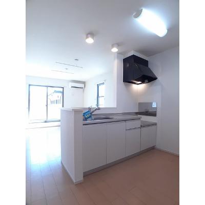 コッティ　クスミール 203【管理NO：1-018557801-02030】 ★家具家電は申し込み後に搬入します★の物件画像