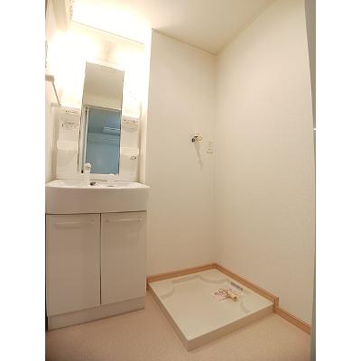 ジェイド　Ⅲ 102【管理NO：1-016544901-01020】 ★家具家電は申し込み後に搬入します★の物件画像