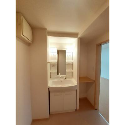 プリムローズ　Ⅰ 101【管理NO：1-015864001-01010】 ★家具家電は申し込み後に搬入しますの物件画像