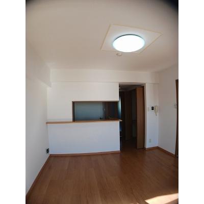 アズゥ－ル 403【管理NO：1-010755601-04030】 ★家具家電は申し込み後に搬入します★の物件画像