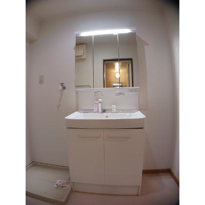 アズゥ－ル 105【管理NO：1-010755601-01040】 ★家具家電は申し込み後に搬入します★の物件画像