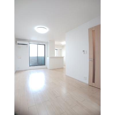 レジナス　クスミール 205【管理NO：1-022260001-02040】 ★家具家電は申し込み後に搬入します 2026年07月下旬入居可能の物件画像