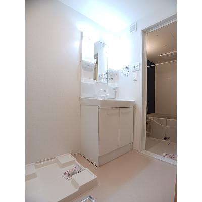 レジナス　クスミール 205【管理NO：1-022260001-02040】 ★家具家電は申し込み後に搬入します 2026年07月下旬入居可能の物件画像