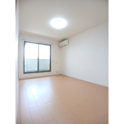 アーバンソレイユ 202【管理NO：1-019238901-02020】 ★家具家電は申し込み後に搬入します★の物件画像