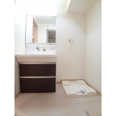 リヴェール栄谷 302【管理NO：1-018279701-03020】 ★家具家電は申し込み後に搬入します★の物件画像
