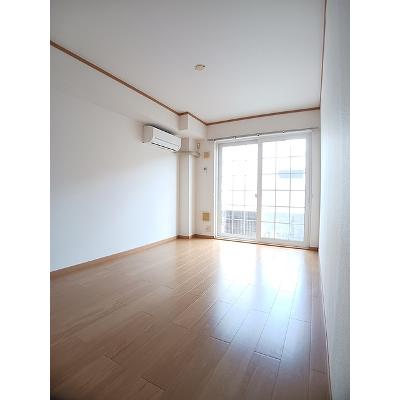 ジェルメ・コリーヌ　Ⅱ 102【管理NO：1-012174602-01020】 ★家具家電は申し込み後に搬入しますの物件画像