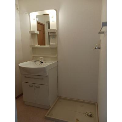フィオレンテⅡ 203【管理NO：1-012103202-02030】 ★家具家電は申し込み後に搬入します★の物件画像