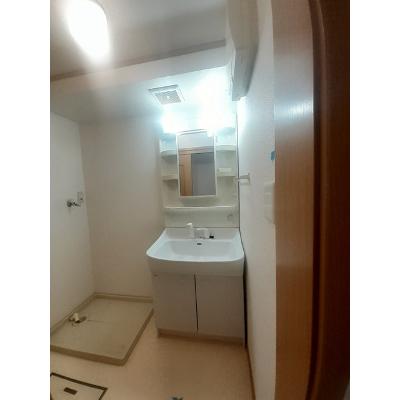 カサデプラシードⅡ 102【管理NO：1-011883602-01020】 ★家具家電は申し込み後に搬入します★の物件画像