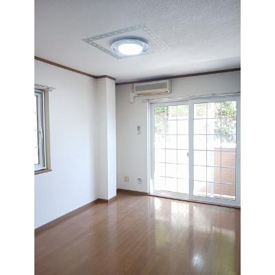 ピークス 102【管理NO：1-011544101-01020】 ★家具家電は申し込み後に搬入します★の物件画像