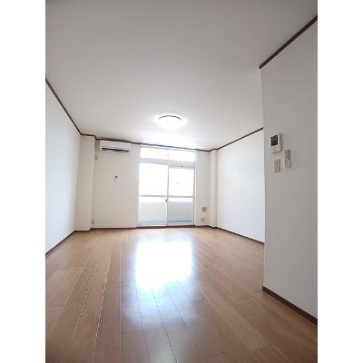 アヴェニール橋向 201【管理NO：1-011197701-02010】 ★家具家電は申し込み後に搬入しますの物件画像