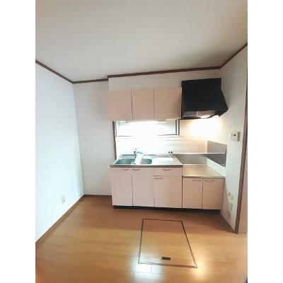 チェリークイーン 103【管理NO：1-011081101-01030】 ★家具家電は申し込み後に搬入します★の物件画像