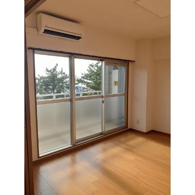 アズゥ－ル 303【管理NO：1-010755601-03030】 ★家具家電は申し込み後に搬入します★の物件画像