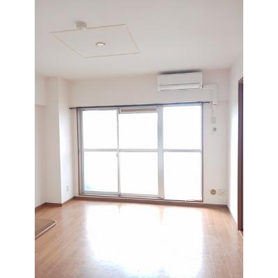 アズゥ－ル 302【管理NO：1-010755601-03020】 ★家具家電は申し込み後に搬入します★の物件画像