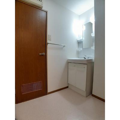 メゾンラフィネＡ 101【管理NO：1-005428201-01010】 ★家具家電は申し込み後に搬入します★の物件画像