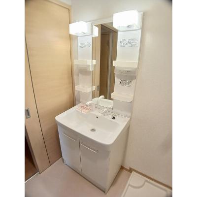 コモド　ヴィラ　Ⅱ 102【管理NO：1-015403902-01020】 ★家具家電は申し込み後に搬入します★の物件画像