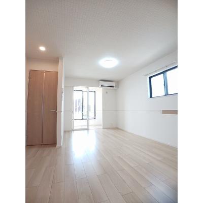 アリア　Ⅰ 101【管理NO：1-025736601-01010】 ★家具家電は申し込み後に搬入します★の物件画像