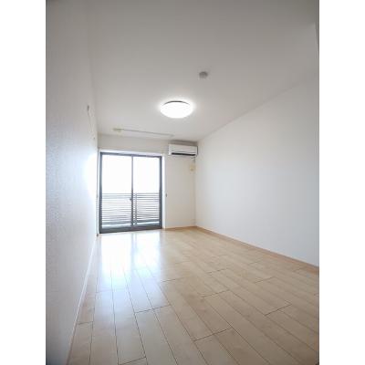 フライハイト 302【管理NO：1-019143101-03020】 ★家具家電は申し込み後に搬入します★の物件画像