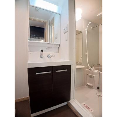 フライハイト 302【管理NO：1-019143101-03020】 ★家具家電は申し込み後に搬入します★の物件画像