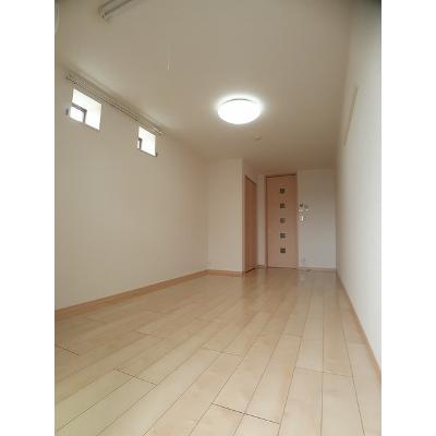 フライハイト 107【管理NO：1-019143101-01060】 ★家具家電は申し込み後に搬入します★の物件画像