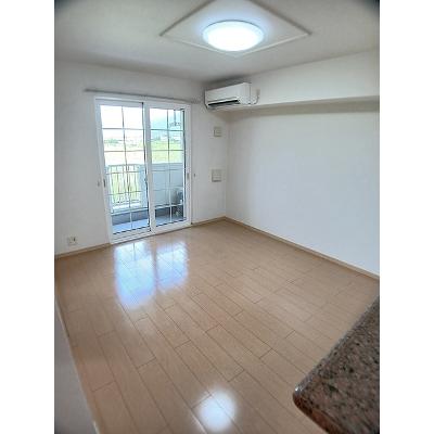 シャンペトル 103【管理NO：1-016397501-01030】 ★家具家電は申し込み後に搬入します 2026年07月下旬入居可能の物件画像