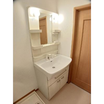 花水木Ⅲ 201【管理NO：1-013561103-02010】 ★家具家電は申し込み後に搬入します★の物件画像