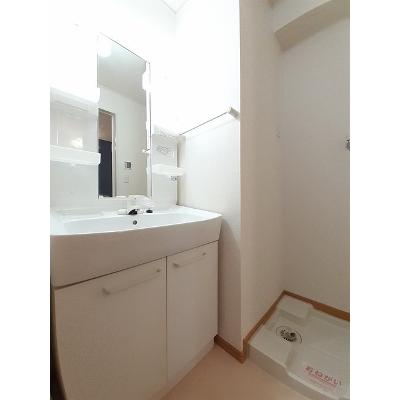 フリーデ 103【管理NO：1-015201101-01030】 ★家具家電は申し込み後に搬入しますの物件画像