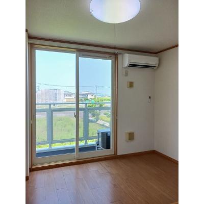 シャン・ド・フルール　Ｃ 201【管理NO：1-012342003-02010】 ★家具家電は申し込み後に搬入しますの物件画像