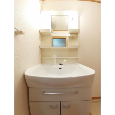 シャン・ド・フルール　Ａ 103【管理NO：1-012342001-01030】 ★家具家電は申し込み後に搬入します★の物件画像