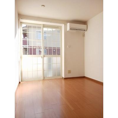 フォンテーヌＡ 102【管理NO：1-009591301-01020】 ★家具家電は申し込み後に搬入します★の物件画像