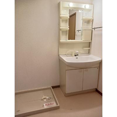 フォンテーヌＡ 102【管理NO：1-009591301-01020】 ★家具家電は申し込み後に搬入します★の物件画像