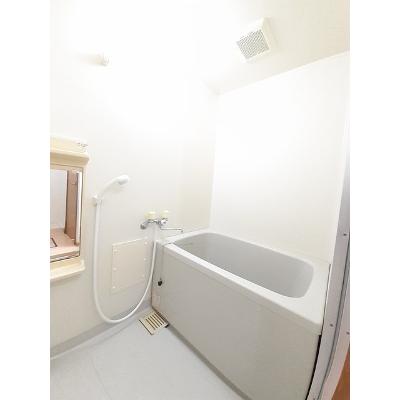 シャンゼリゼ弐番館 102【管理NO：1-009378501-01020】 ★家具家電は申し込み後に搬入します★の物件画像