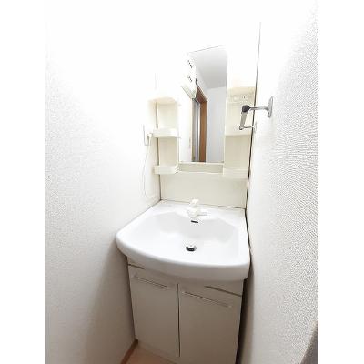 シャンゼリゼ弐番館 102【管理NO：1-009378501-01020】 ★家具家電は申し込み後に搬入します★の物件画像
