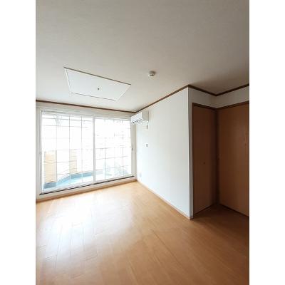ＣｏｕｎｔｒｙⅡ 201【管理NO：1-007781502-02010】 ★家具家電は申し込み後に搬入します★の物件画像