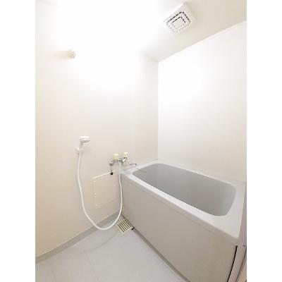 ＣｏｕｎｔｒｙⅡ 201【管理NO：1-007781502-02010】 ★家具家電は申し込み後に搬入します★の物件画像