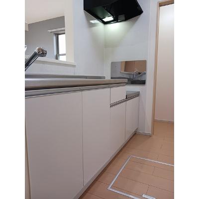 エピナール　Ｃ 101【管理NO：1-018731703-01010】 ★家具家電は申し込み後に搬入しますの物件画像