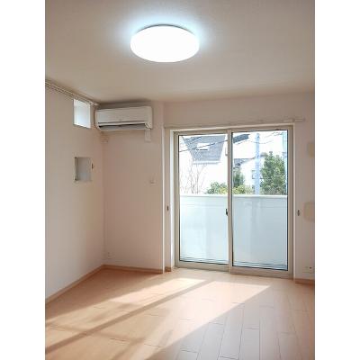 キルシュ　ブラウ 201【管理NO：1-017895401-02010】 ★家具家電は申し込み後に搬入します★の物件画像