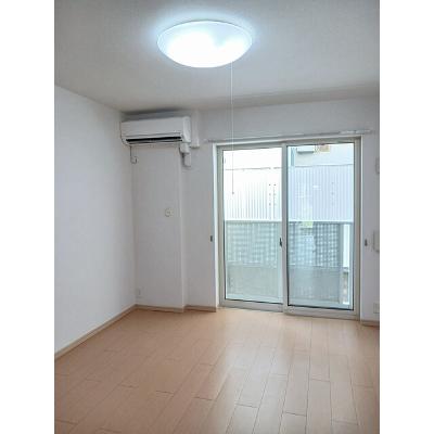 キルシュ　ブラウ 105【管理NO：1-017895401-01040】 ★家具家電は申し込み後に搬入します★の物件画像