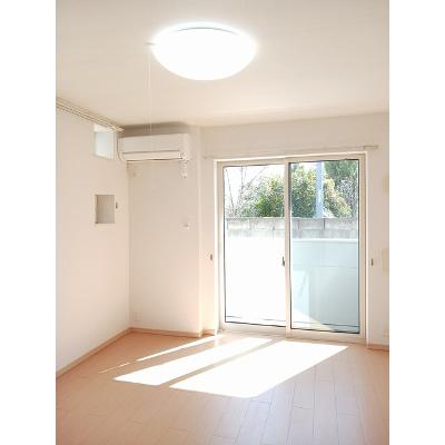 キルシュ　ブラウ 101【管理NO：1-017895401-01010】 ★家具家電は申し込み後に搬入します★の物件画像