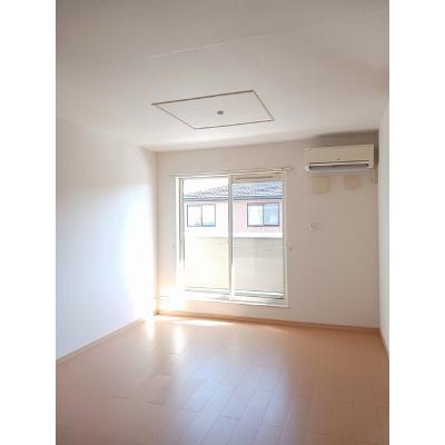 セレブリティ　Ｃ 203【管理NO：1-016740302-02030】 ★家具家電は申し込み後に搬入します★の物件画像