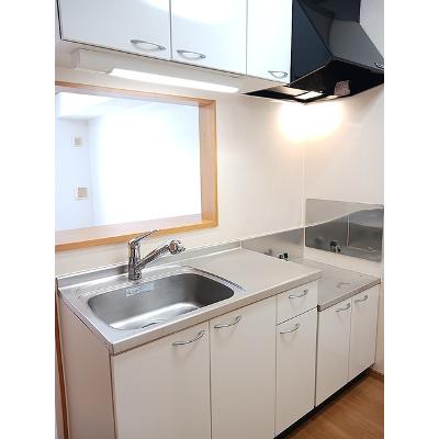 Ｓｗｅｅｔ　Ｓｅａｓｏｎ 103【管理NO：1-014085001-01030】 ★家具家電は申し込み後に搬入します★の物件画像